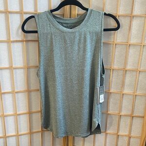 Heather Green NWT Sleeveless Women's Active Top